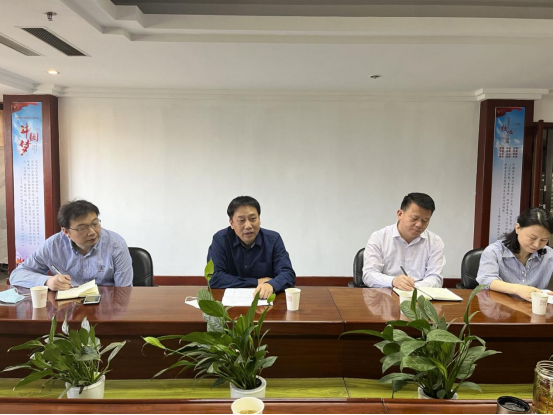 纪委书记闵远良带队访企促就业